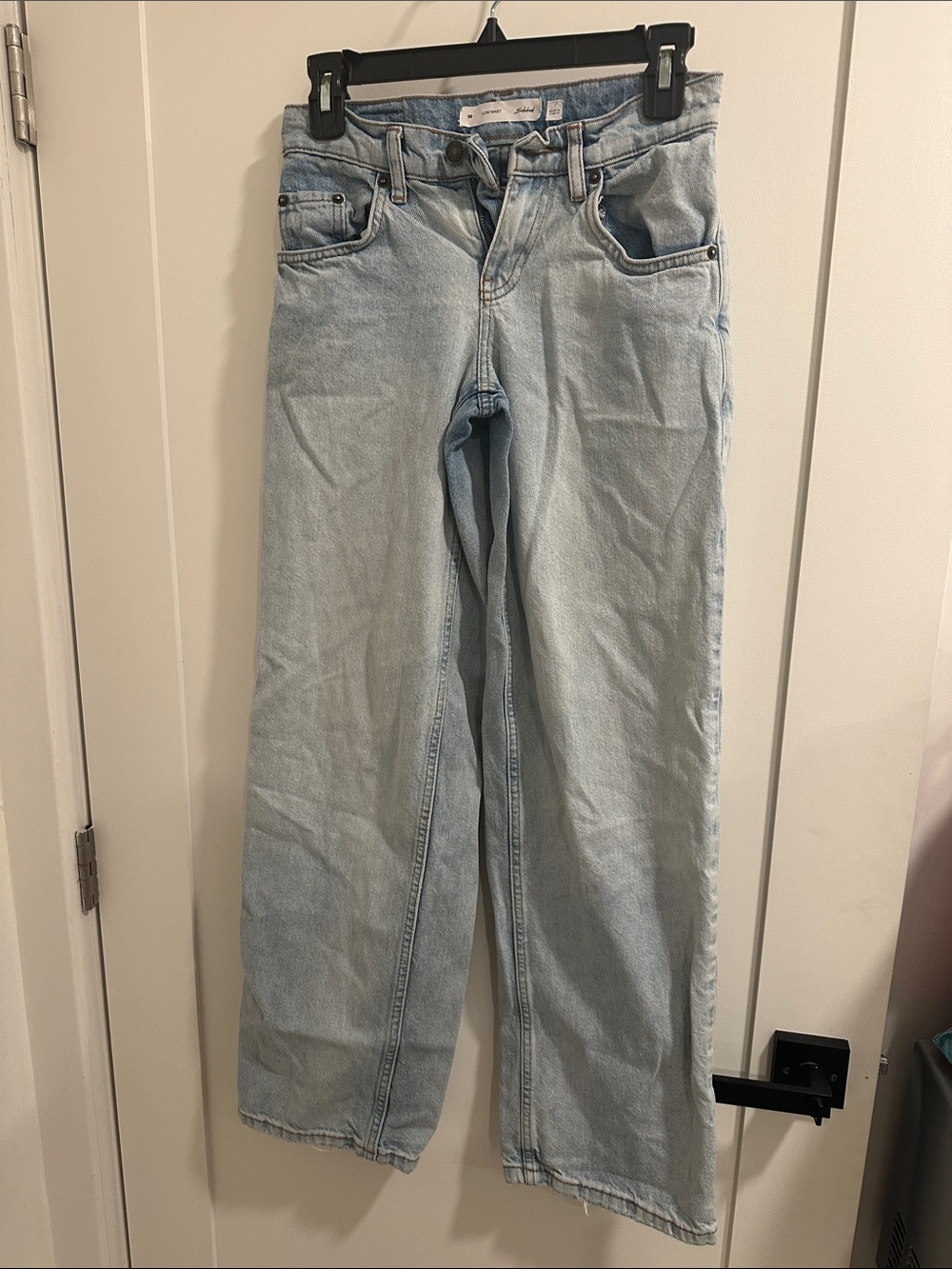 Light Wash Women's Straight-Leg Jeans - Light Blue